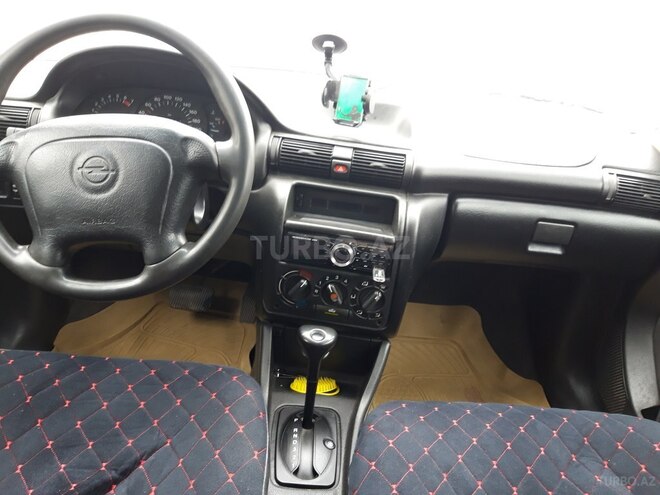 Opel Astra 1997, 392,000 km - 1.6 l - Qəbələ