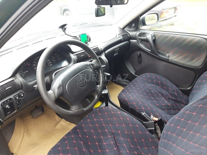 Opel Astra 1997, 392,000 km - 1.6 l - Qəbələ