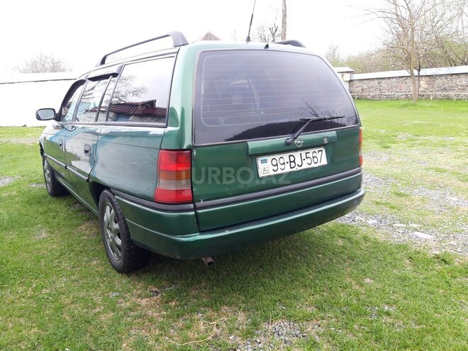 Opel Astra 1997, 392,000 km - 1.6 l - Qəbələ