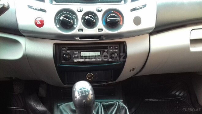 Mitsubishi L200 2013, 138,000 km - 2.5 l - Bakı
