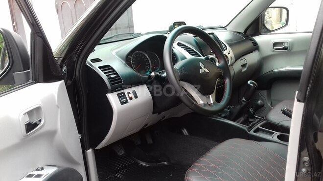 Mitsubishi L200 2013, 138,000 km - 2.5 l - Bakı
