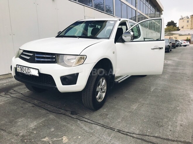 Mitsubishi L200 2011, 321,000 km - 2.5 l - Bakı