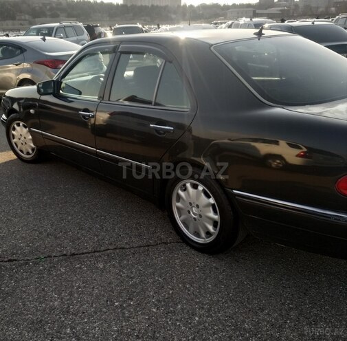 Mercedes E 230 1997, 378,000 km - 2.3 l - Sumqayıt