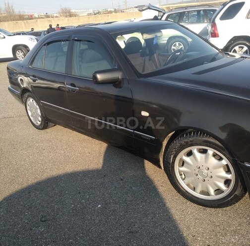 Mercedes E 230 1997, 378,000 km - 2.3 l - Sumqayıt