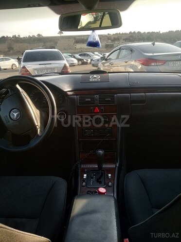 Mercedes E 230 1997, 378,000 km - 2.3 l - Sumqayıt