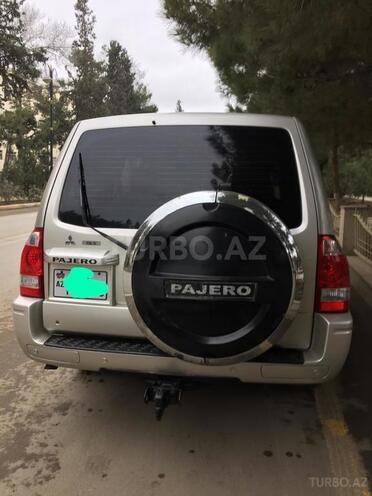 Mitsubishi Pajero 2004, 330,000 km - 2.8 л - Bakı