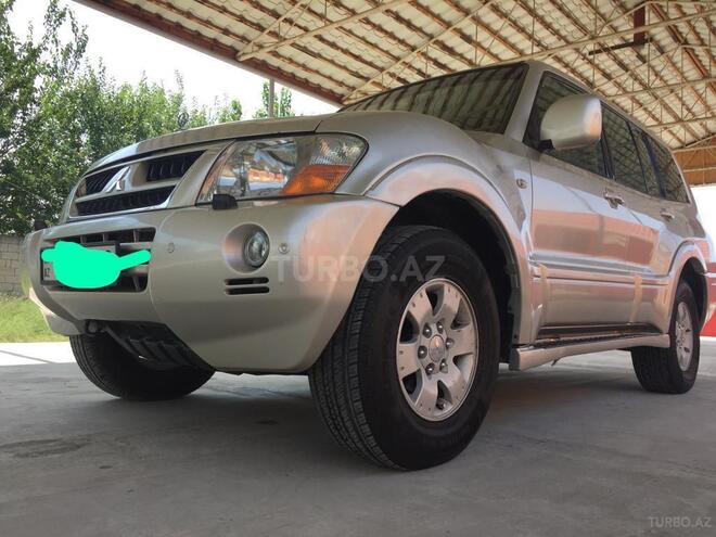 Mitsubishi Pajero 2004, 330,000 km - 2.8 л - Bakı