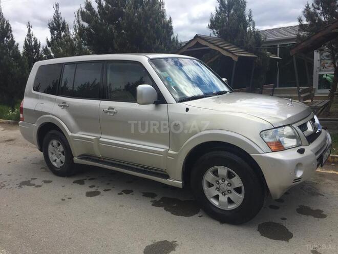 Mitsubishi Pajero 2004, 330,000 km - 2.8 л - Bakı