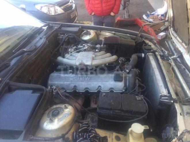 BMW 525 1988, 520,000 km - 2.5 l - Bakı