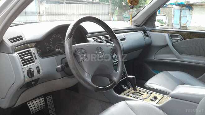 Mercedes E 240 1999, 312,000 km - 2.4 l - Bakı