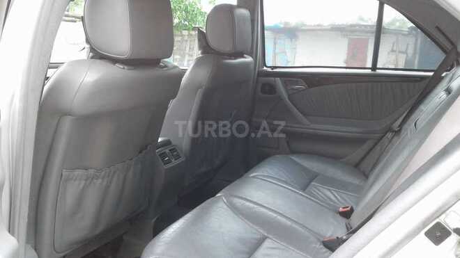 Mercedes E 240 1999, 312,000 km - 2.4 l - Bakı