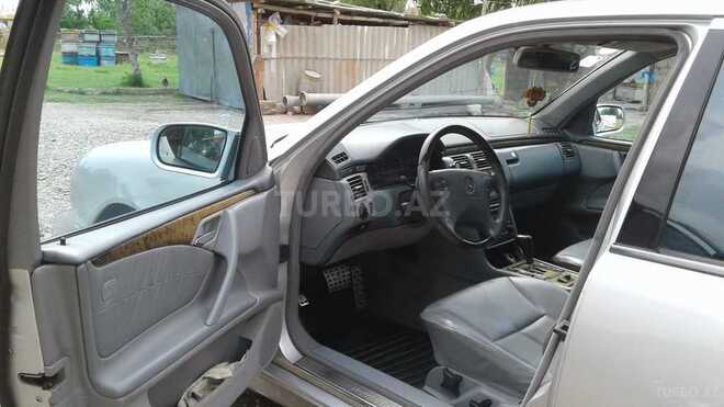 Mercedes E 240 1999, 312,000 km - 2.4 l - Bakı