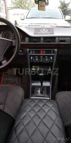 Mercedes E 220 1993, 253,000 km - 2.2 l - Masallı
