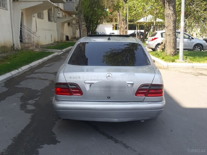 Mercedes E 280 1999, 285,000 km - 2.8 l - Bakı