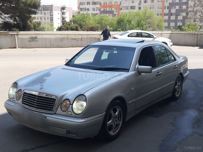 Mercedes E 280 1999, 285,000 km - 2.8 l - Bakı