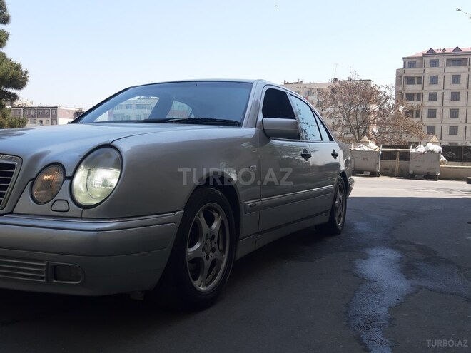 Mercedes E 280 1999, 285,000 km - 2.8 l - Bakı
