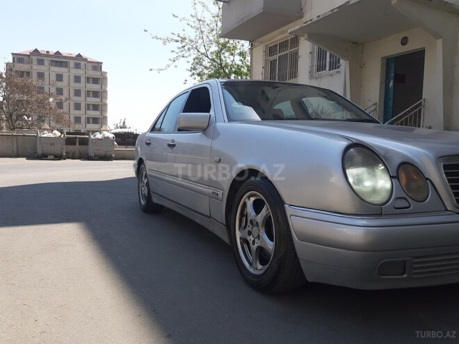 Mercedes E 280 1999, 285,000 km - 2.8 l - Bakı