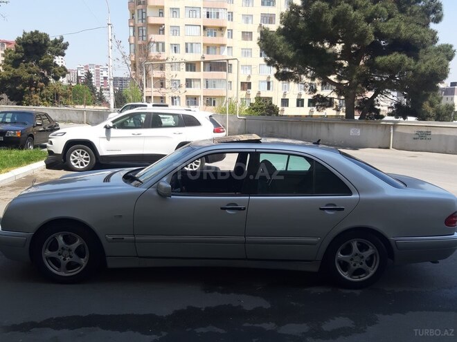 Mercedes E 280 1999, 285,000 km - 2.8 l - Bakı