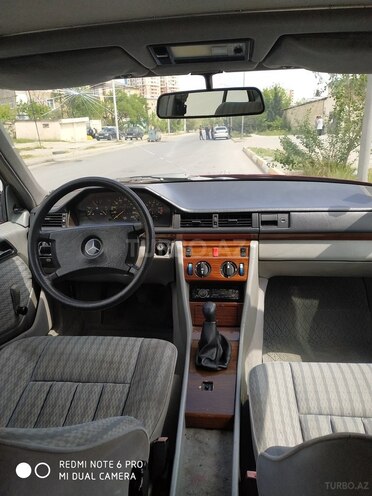 Mercedes E 200 1990, 415,572 km - 2.0 l - Sumqayıt