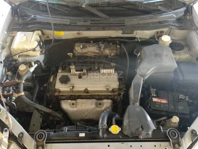 Mitsubishi Airtrek 2002, 240,000 km - 2.0 l - Saatlı