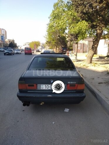 BMW 520 1989, 285,000 km - 2.0 л - Bakı