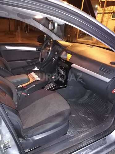 Opel Astra 2010, 280,000 km - 1.8 л - Bakı