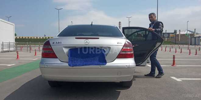 Mercedes E 220 2004, 234,000 km - 2.2 l - Bakı