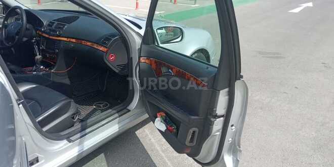Mercedes E 220 2004, 234,000 km - 2.2 l - Bakı