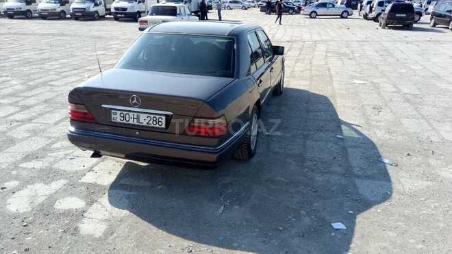 Mercedes E 280 1995, 329,000 km - 2.8 л - Sumqayıt