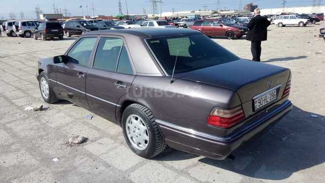 Mercedes E 280 1995, 329,000 km - 2.8 л - Sumqayıt
