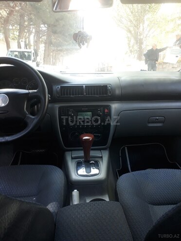 Volkswagen Passat 2004, 185,000 km - 1.8 l - Bakı