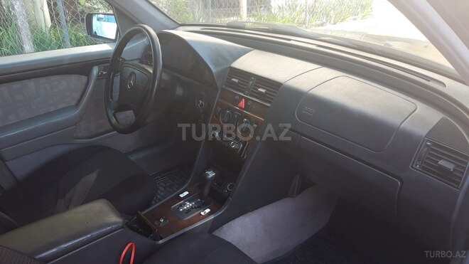 Mercedes C 180 1995, 234,567 km - 1.8 l - Qazax
