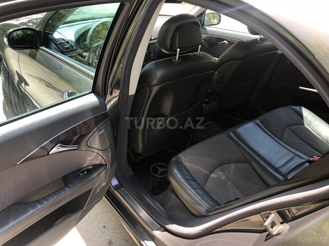 Mercedes E 220 2003, 427,780 km - 2.2 l - Bakı