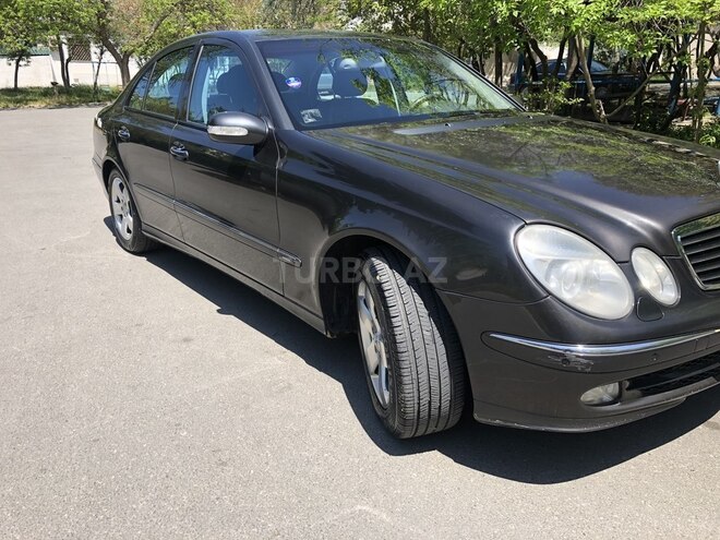 Mercedes E 220 2003, 427,780 km - 2.2 l - Bakı