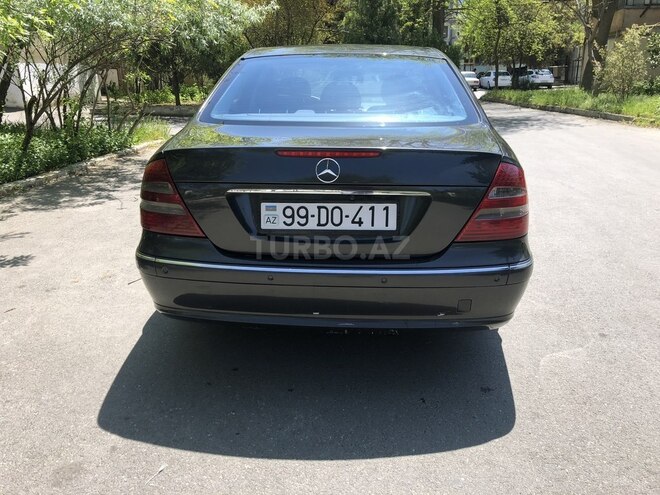 Mercedes E 220 2003, 427,780 km - 2.2 l - Bakı