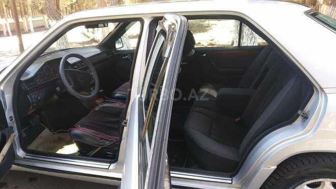 Mercedes E 220 1994, 380,000 km - 2.2 л - Sumqayıt