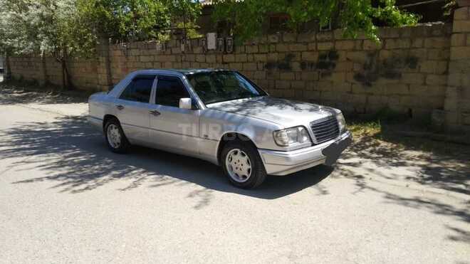 Mercedes E 220 1994, 380,000 km - 2.2 л - Sumqayıt