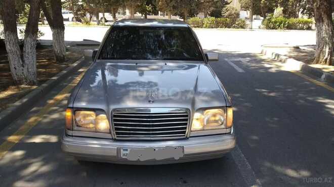 Mercedes E 220 1994, 380,000 km - 2.2 л - Sumqayıt