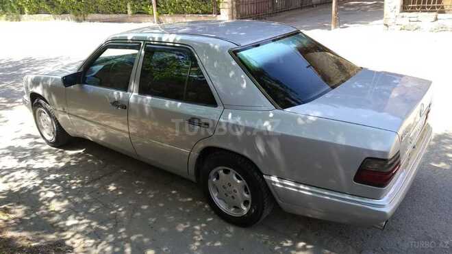 Mercedes E 220 1994, 380,000 km - 2.2 л - Sumqayıt