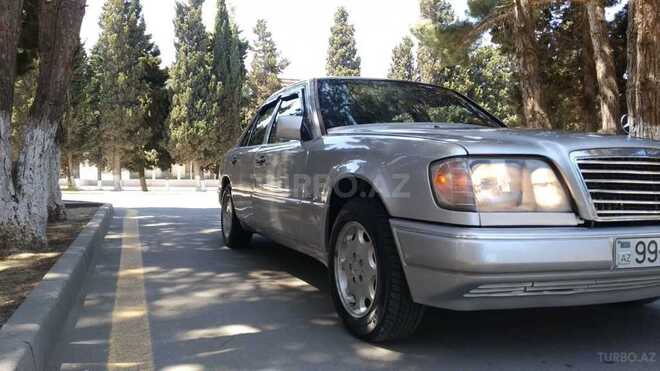 Mercedes E 220 1994, 380,000 km - 2.2 л - Sumqayıt