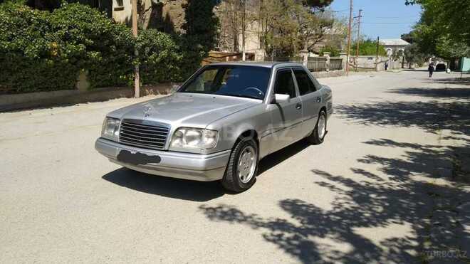 Mercedes E 220 1994, 380,000 km - 2.2 л - Sumqayıt