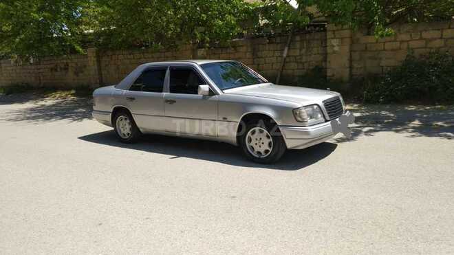 Mercedes E 220 1994, 380,000 km - 2.2 л - Sumqayıt