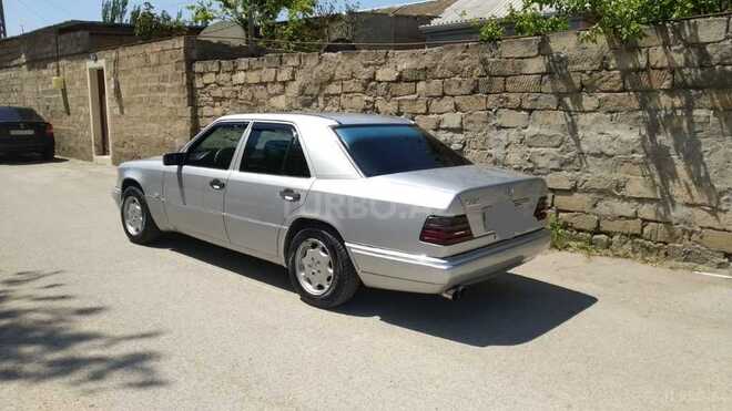 Mercedes E 220 1994, 380,000 km - 2.2 л - Sumqayıt