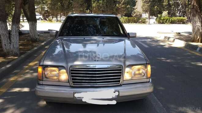 Mercedes E 220 1994, 380,000 km - 2.2 л - Sumqayıt