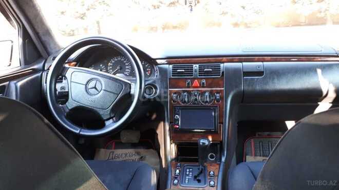 Mercedes E 240 1997, 256,000 km - 2.4 l - Bakı