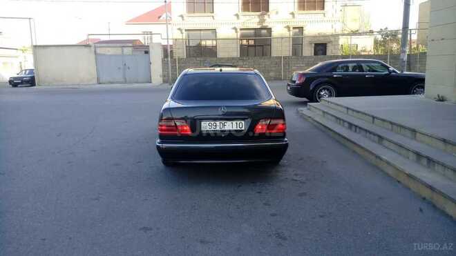 Mercedes E 320 1999, 270,000 km - 3.2 л - Bakı
