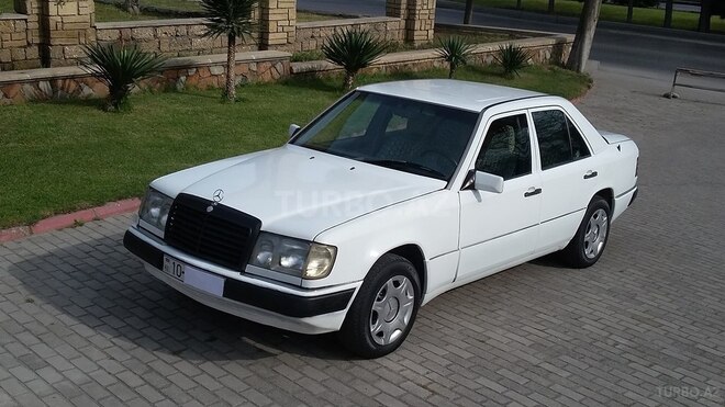 Mercedes E 250 1990, 315,000 km - 2.5 л - Bakı