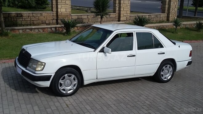 Mercedes E 250 1990, 315,000 km - 2.5 л - Bakı