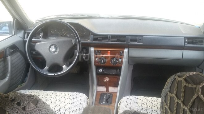 Mercedes E 250 1990, 315,000 km - 2.5 л - Bakı