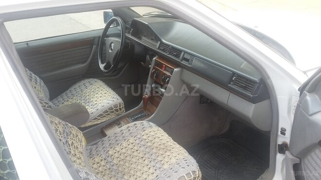 Mercedes E 250 1990, 315,000 km - 2.5 л - Bakı